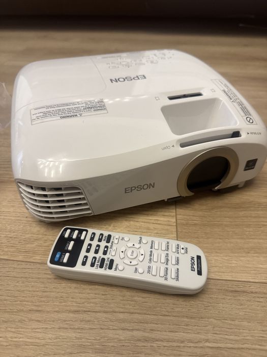 Projektor EPSON EH-TW5300