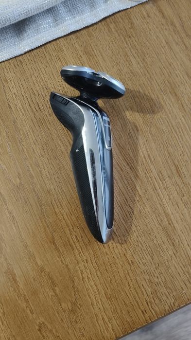 Golarka Philips series 9000