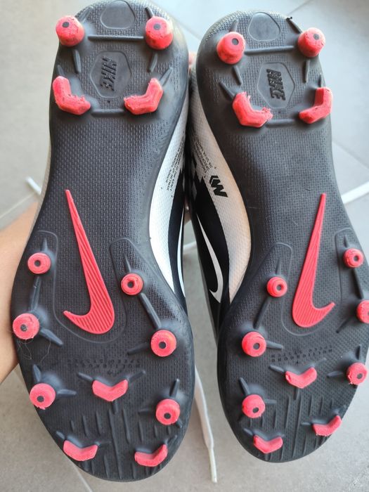 Chuteiras Nike n° 37,5