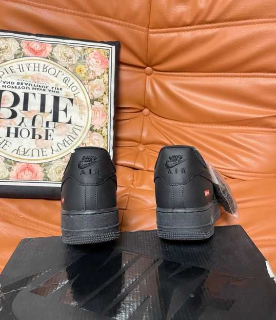 Nike Air Force 1 Low Supreme Black R.38