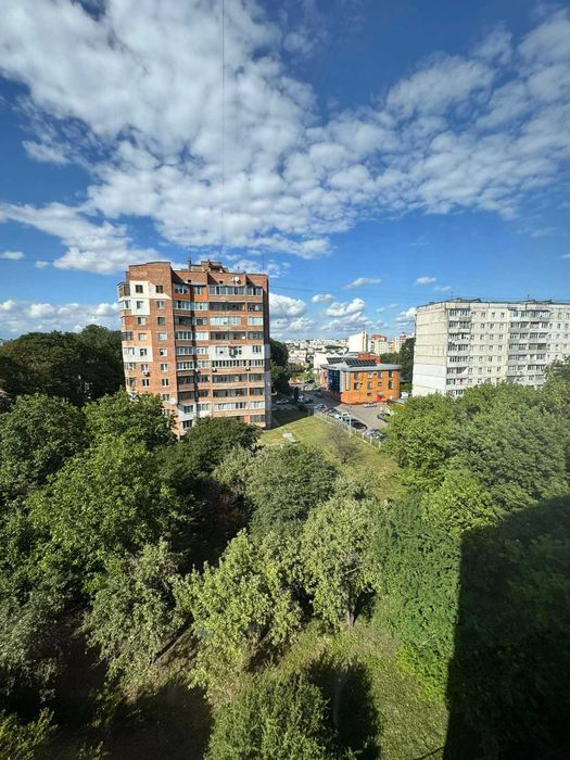 45738 Продаж 1к на Виставці , без комісії , середній поверх