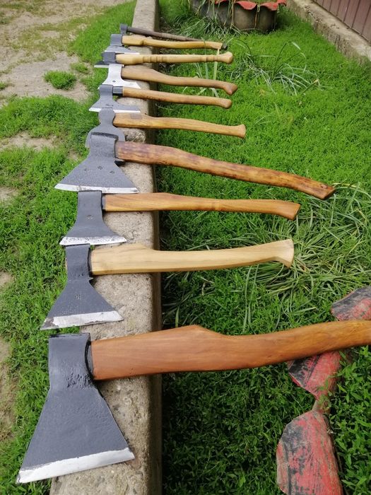 Топори ковальські ручна робота.