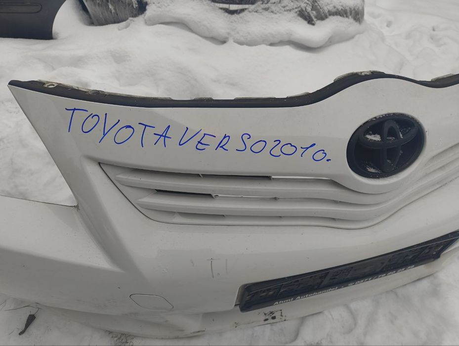 Бампер Toyota Verso 2010