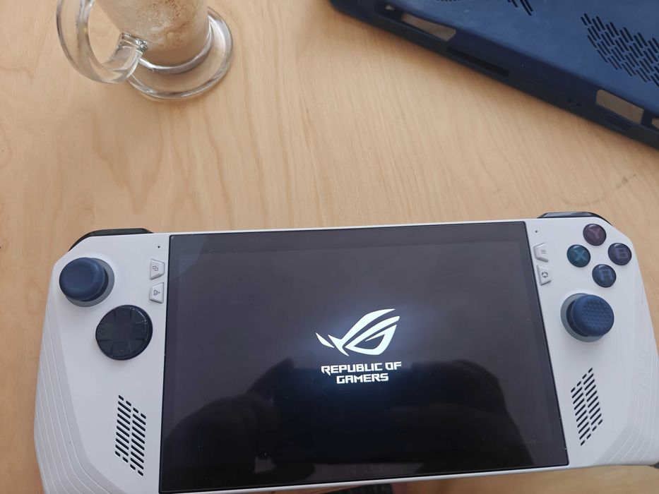 Asus Rog Ally Z1 Extreme