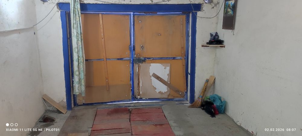 Продам два рядом стоящих гаража.