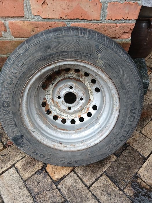Продам запаску 175/70R13