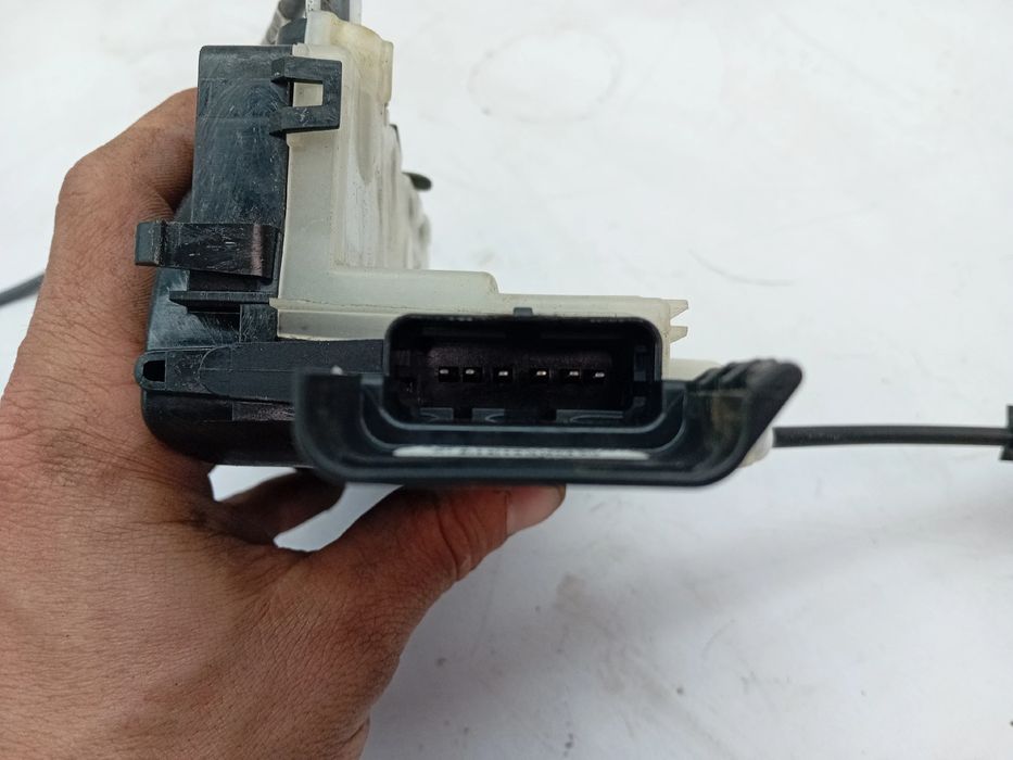 Fechadura / fecho porta trás direito CITROËN C3 III (SX)