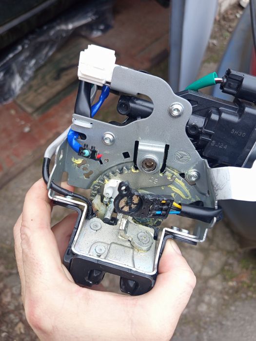 Замок Ляды электро mazda cx-50