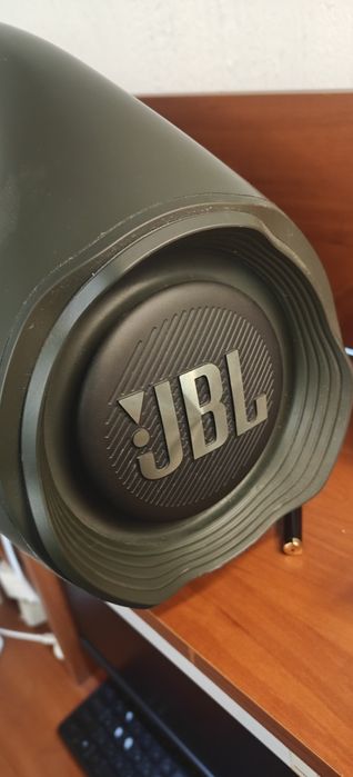 Продам колонку JBL boombox 2 хорошо состояние