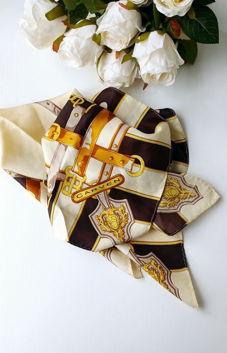 Piękna apaszka silk Carven