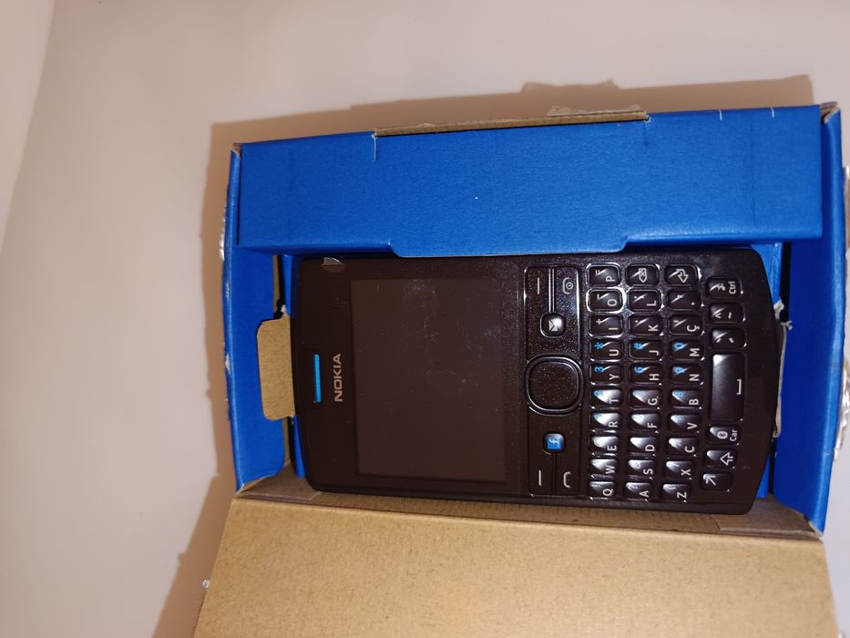 Telemóveis Nokia e Samsung