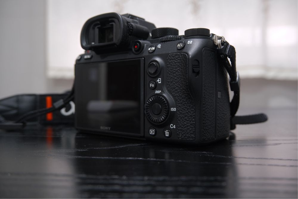 Sony A7R III - Rigorosamente como Nova (Apenas 4.354 disparos)