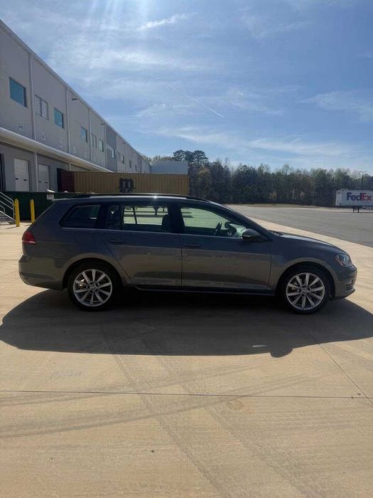 Volkswagen Golf      2016