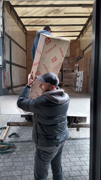 Вантажники Київ • Грузчики Киев •Послуги Вантажників • Услуги Грузчико