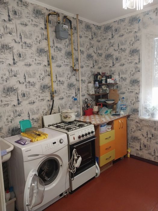 Продається 1 кімнатна, Пухова б 148, 40 м, ЧН , біля Єпіцентру