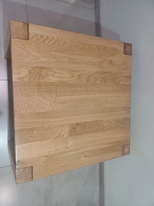 Stolik bukowy cały z  litego drewna  nowy