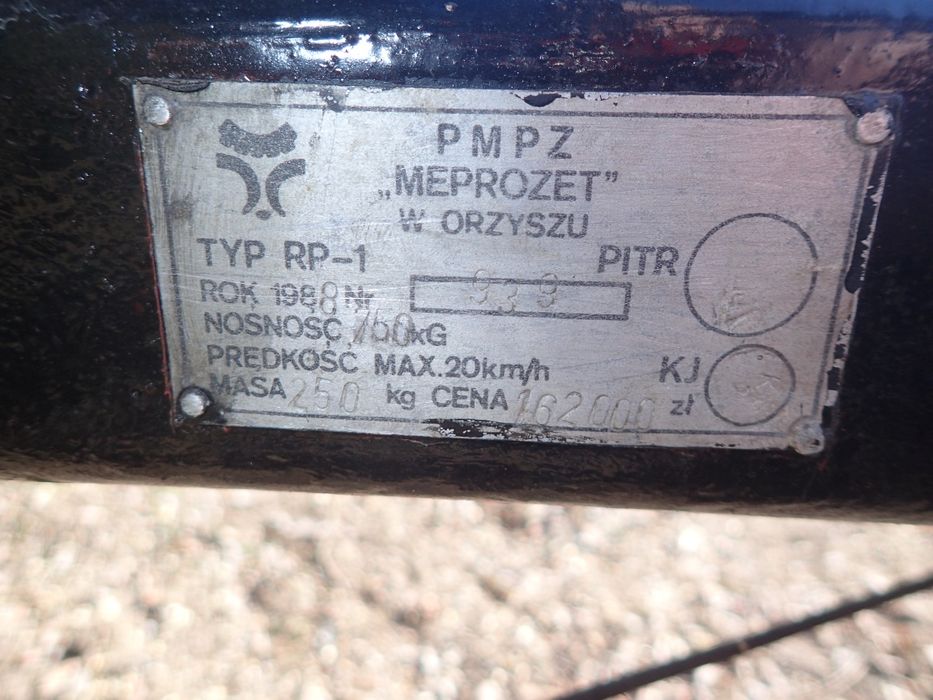 Ciągnik Mesko RJS-1 z przyczepą i osprzętem