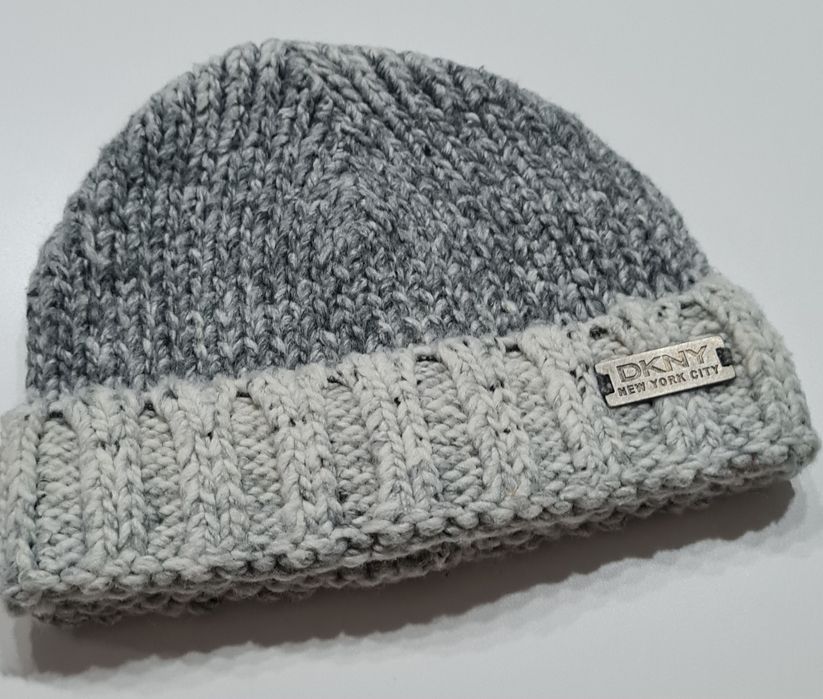 Gorro DKNY como novo