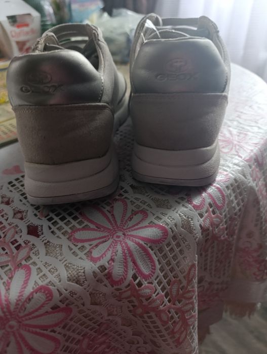 Продам Крассовки