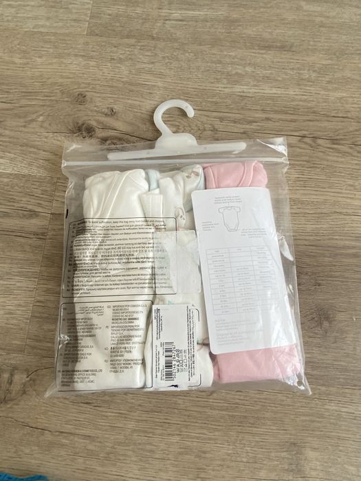 Боді для немовлят на дівчинку 3-6 місяців