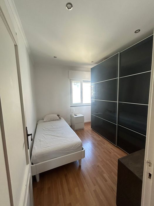 Arrendamento de quarto de Solteiro - ALFRAGIDE