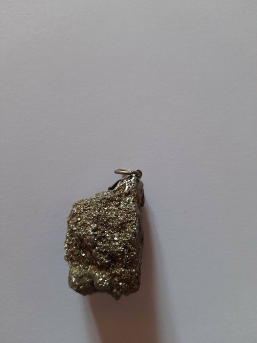Пірит - підвіс. Розміри 3,5 см × 2,5 см