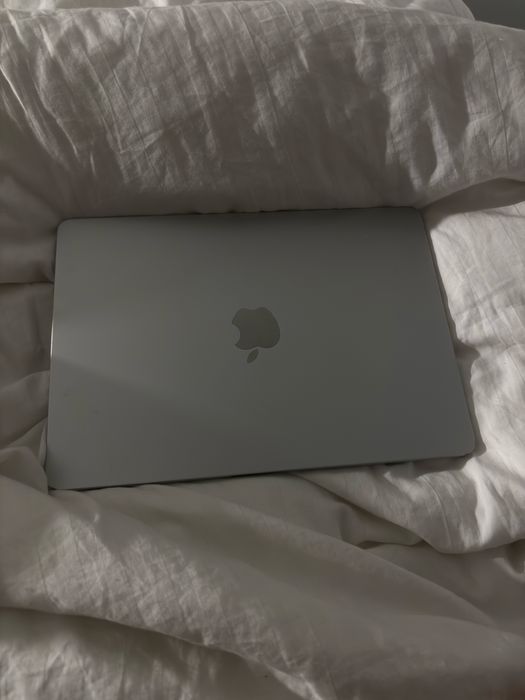 Macbook air M2 256/8GB