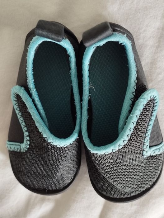 Sapatos bebé piscina