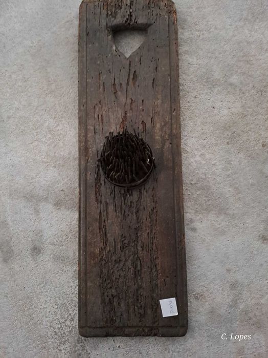 Sedeiro antigo em madeira