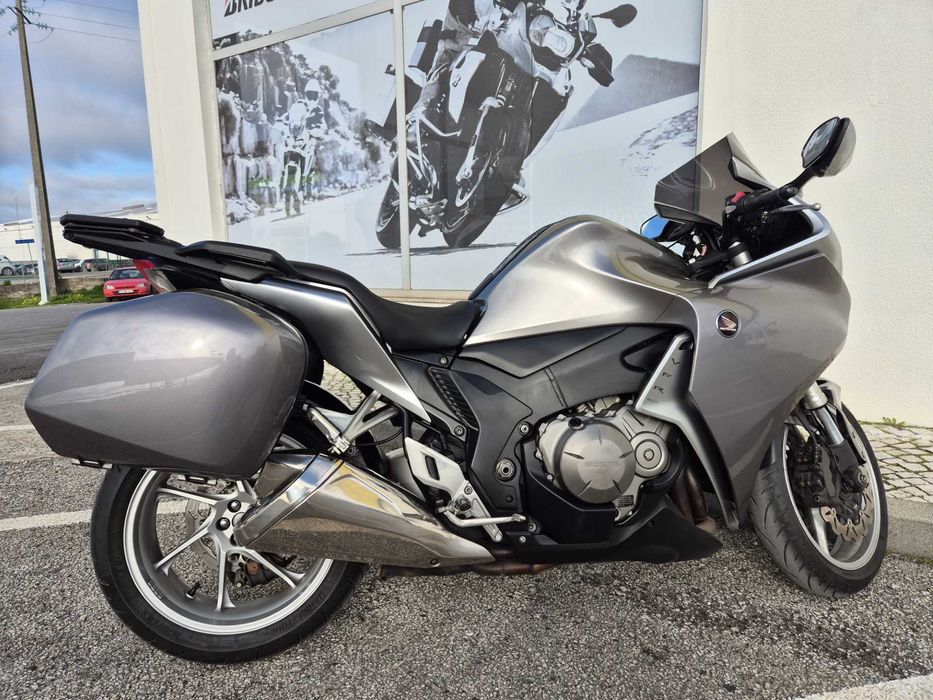 honda vfr1200f em exelente estado