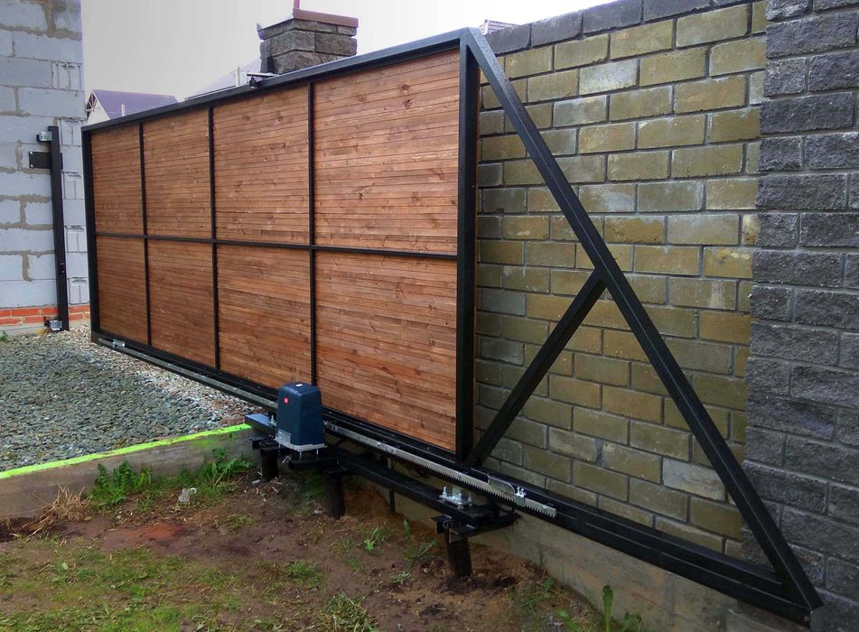 Відкатні ворота під профнастил