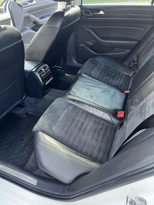 Volkswagen Passat 2.0 TDI  R-line