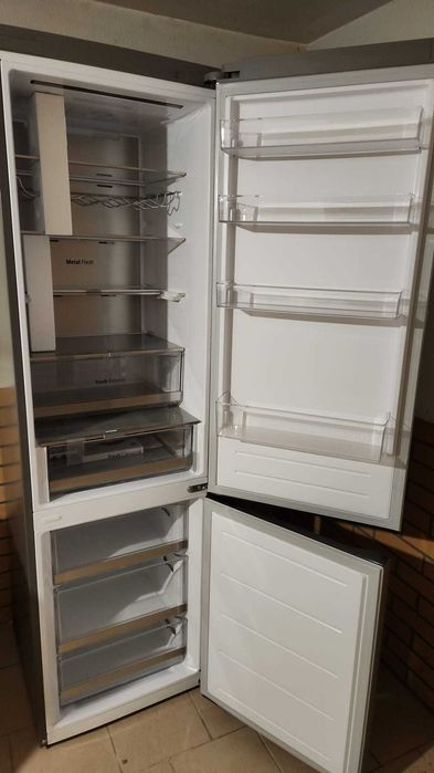 Combinado LG GBV7270CMB (No Frost - 203 cm - 387 L - Inox) NUNCA USADO