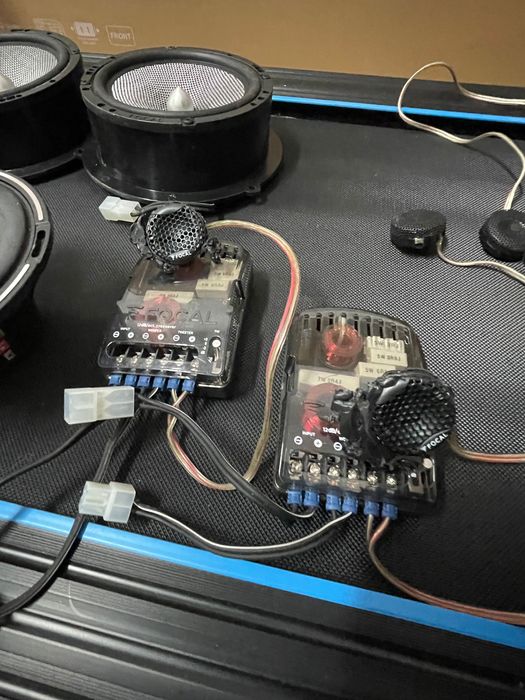 Vendo som automotivo Focal com pouco uso