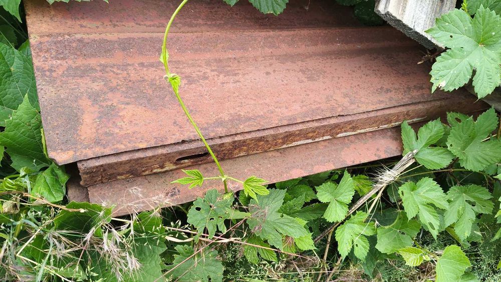 железный гараж разобранный