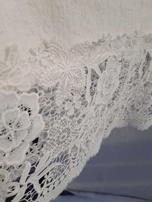 Włoski sweter premium oversize z koronką