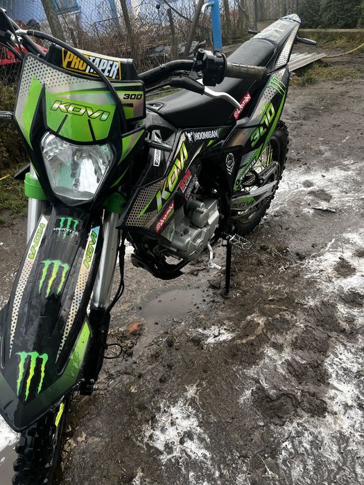 Продам кові джнсі 300