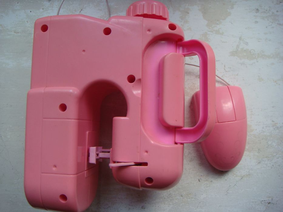 Дитяча швейна машинка рожевого кольору без батарейок