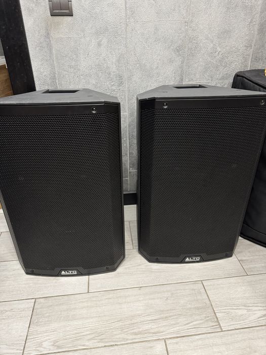 Продам колонки Alto TS315