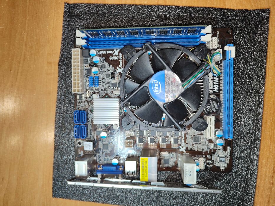 Mały zestaw płyta główna Asrock + celeron 2x2.6GHz + 4 GB ram DDR3