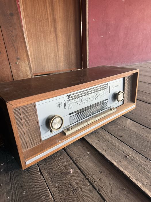 Radio antigo philips