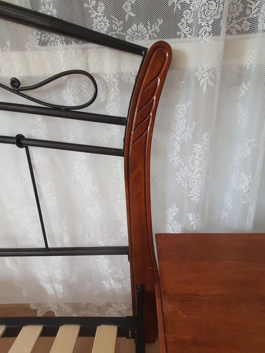 Łózko Sypialniane plus stoliczki  180x200 Drewno