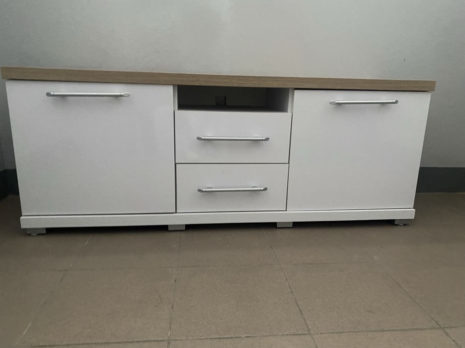 Szafka pod telewizor