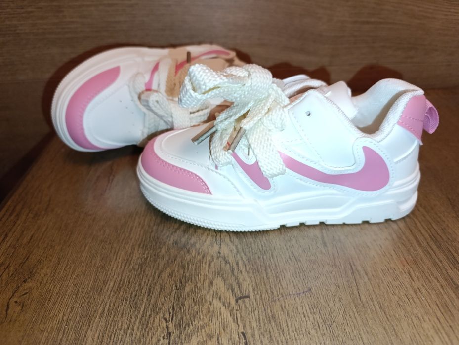 Кросівки для дівчинки  з липучкою на весну 34 35 кроссовки для девочек