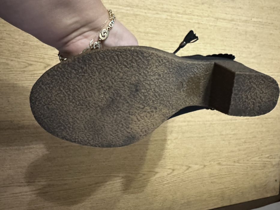 Kozaki krótkie ażurowe czarne skóra na słupku Bless roz. 38