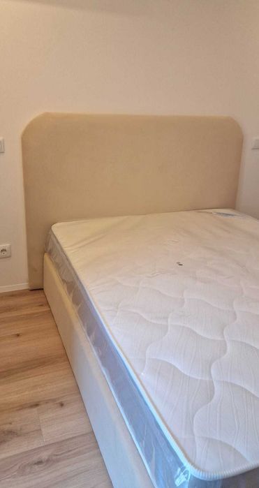Camas De Casal Estofadas ALTA GAMA - MODELO LISA REDONDA - Top de Gama 190x140m Estrado Incluído!! 289 €