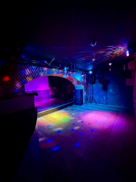 Klub do wynajęcia - sala na imprezy, sylwester, urodziny, osiemnastkę