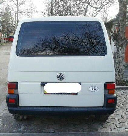 Новое стекло заднее в ляду на Volkswagen T4 транспортер т4