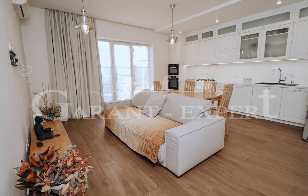 Стильний таун 150 м кв З РЕМОНТОМ В КМ.ЗРУЧНИЙ виїзд у Київ