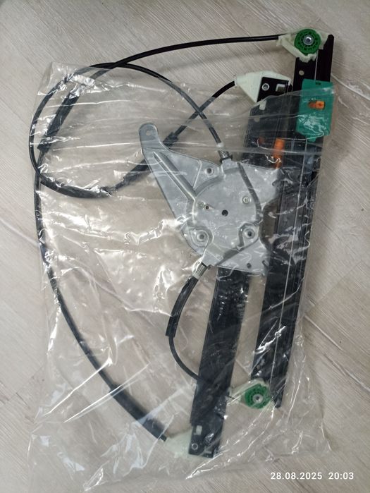 Склопідйомник на авто